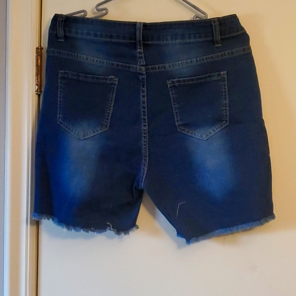 Never-worn Jean Shorts - Picture 2 of 3